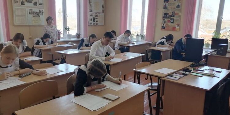В Татарстане введены ограничения для выпускников, сдающих упрощённый ОГЭ.