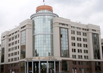 Как нарушение правил машинистом привело к гибели составителя поездов